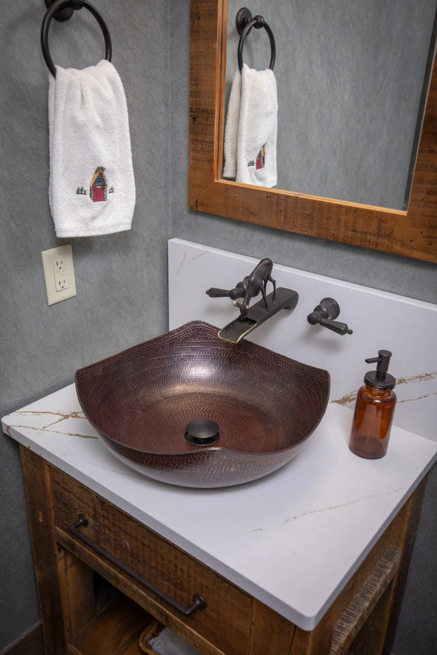 Discount Arched Edges Copper Vessel Sink - Antique Dark Copper Above Counter / Vessel Sinks
