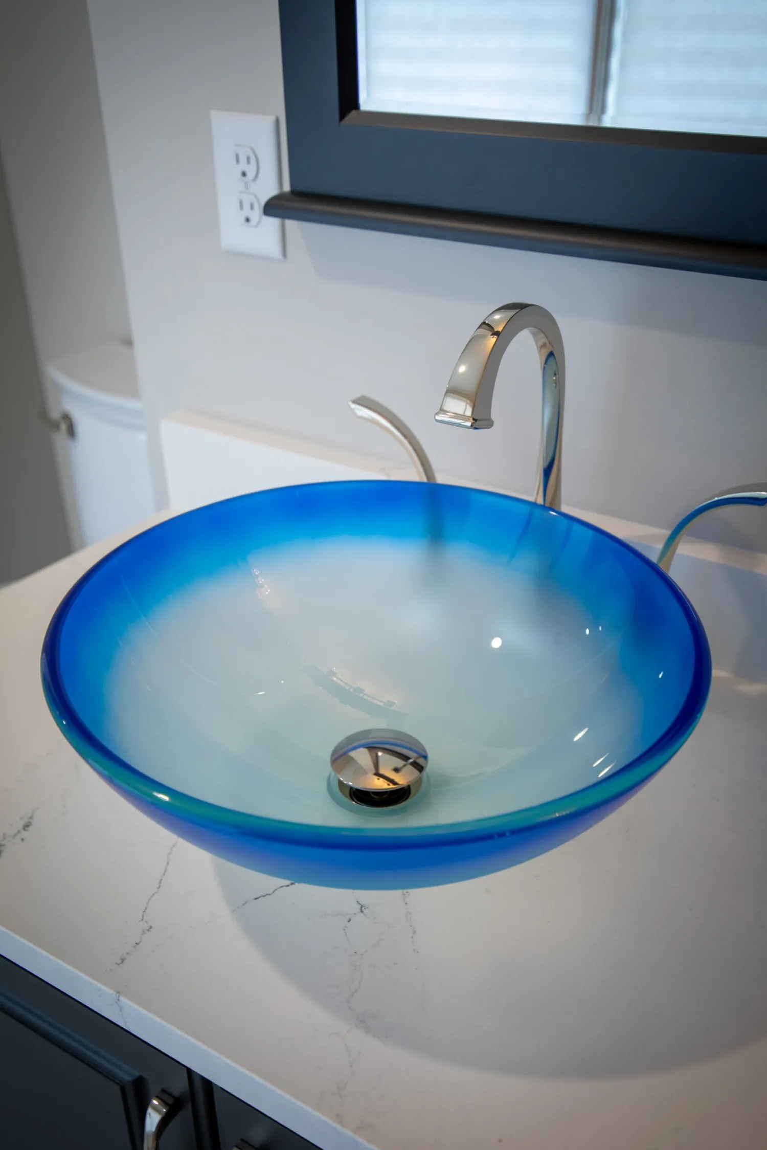 Hot Blue Cloud Frosted Round Glass Vessel Sink Above Counter / Vessel Sinks