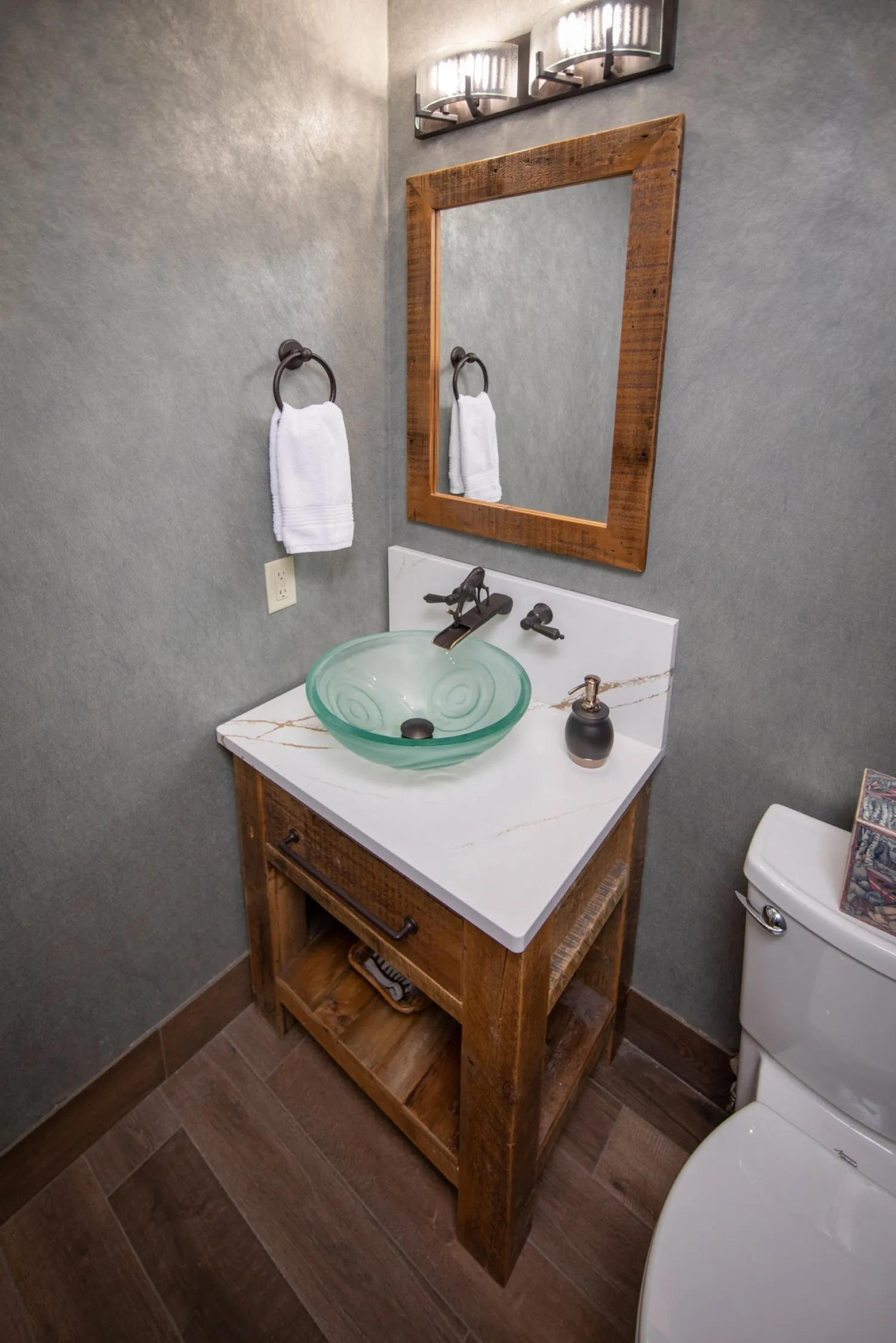 Online Clear Swirls Glass Vessel Sink Above Counter / Vessel Sinks