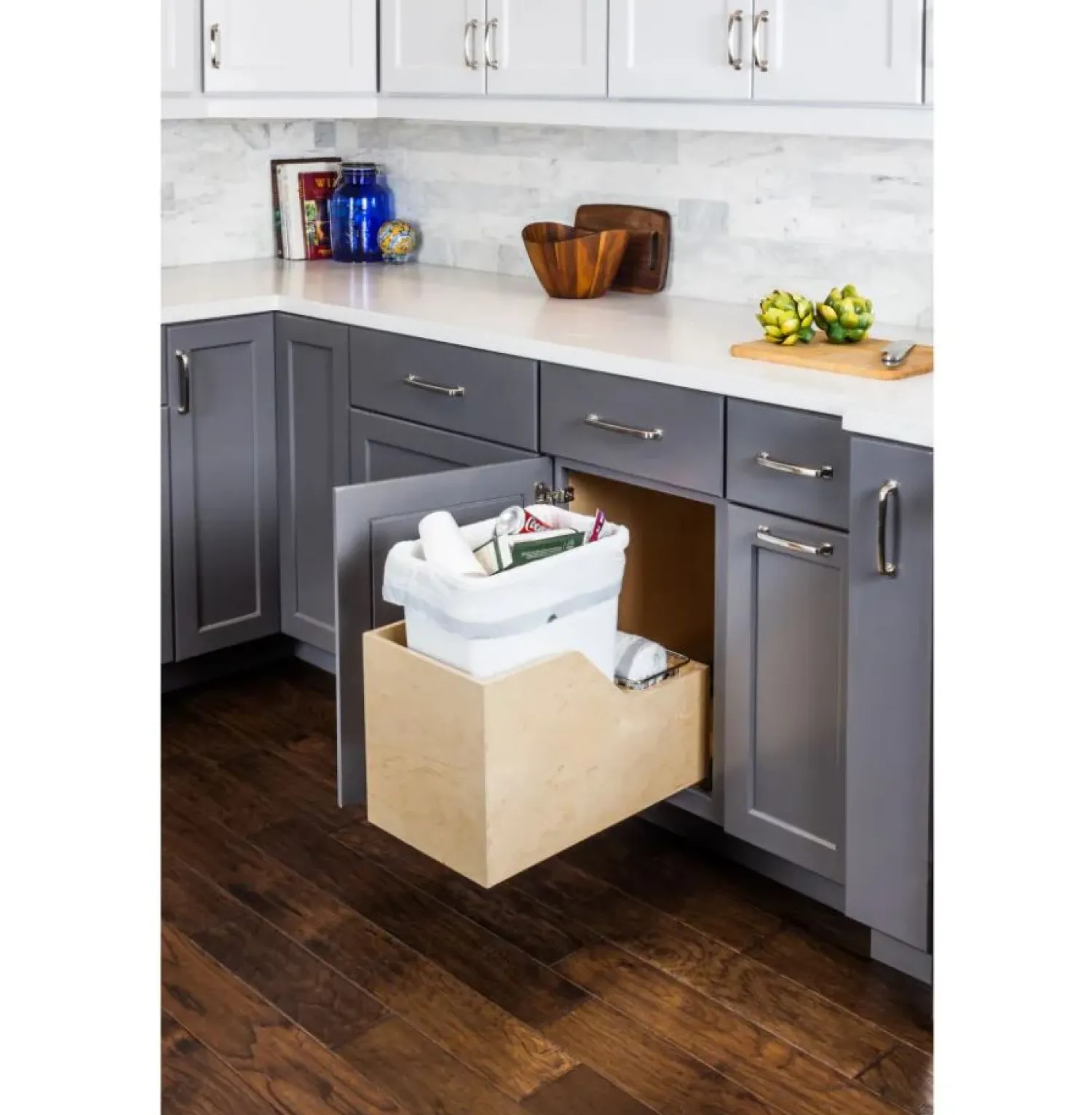New Preassembled 35 Quart Single Pullout Waste Container System Storage & Organization