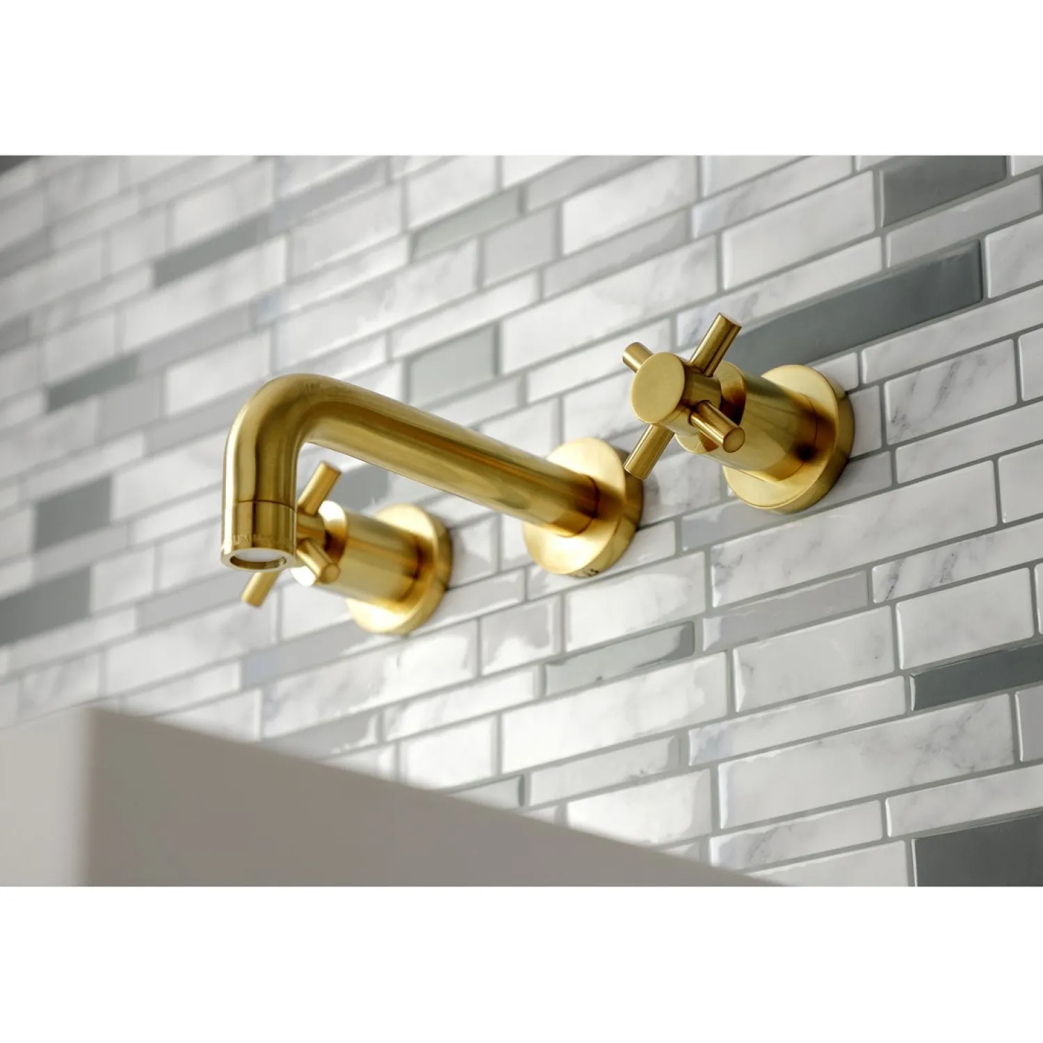Hot Concord 2-Handle 3-Hole Wall Mount Bathroom Faucet Wall Mount