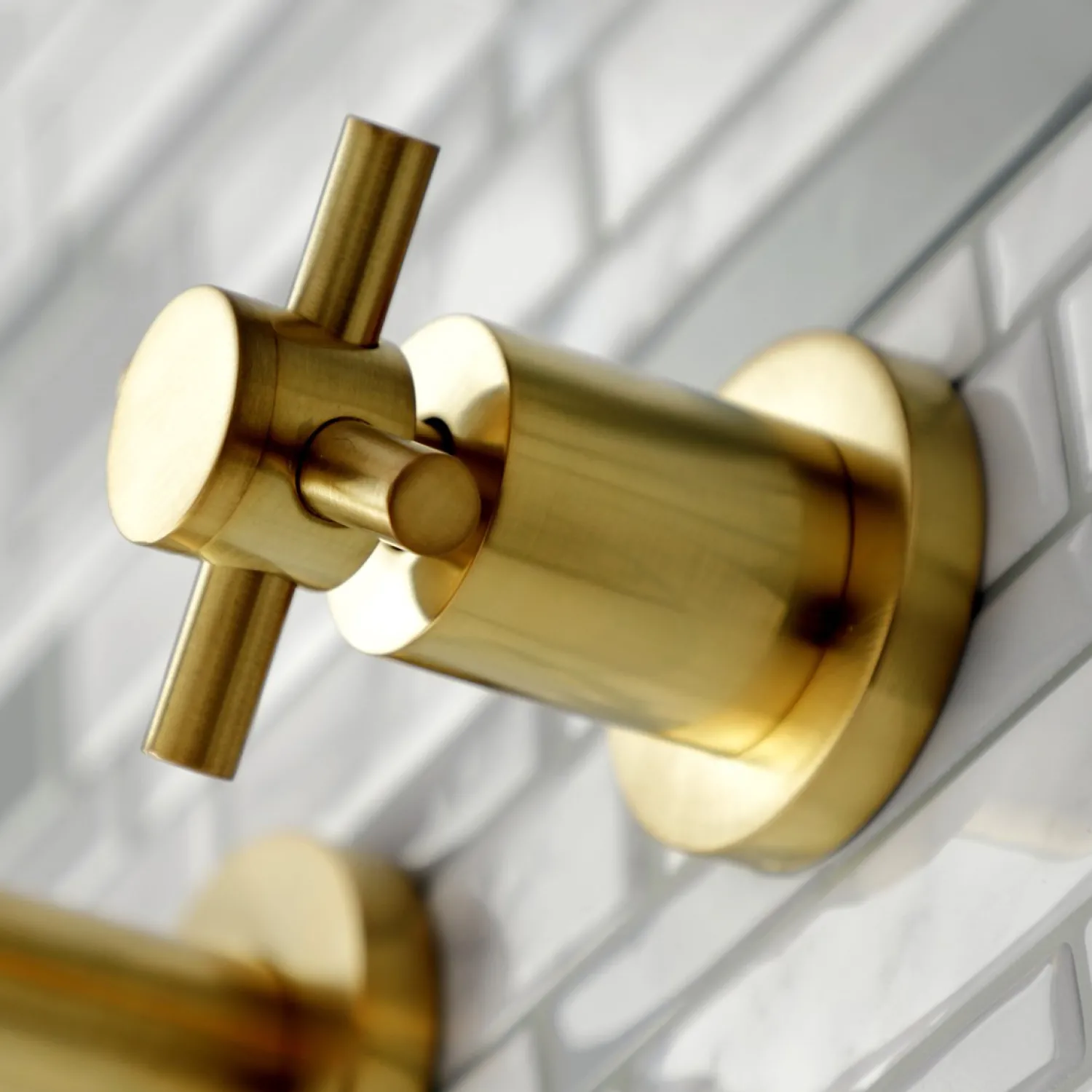 Hot Concord 2-Handle 3-Hole Wall Mount Bathroom Faucet Wall Mount