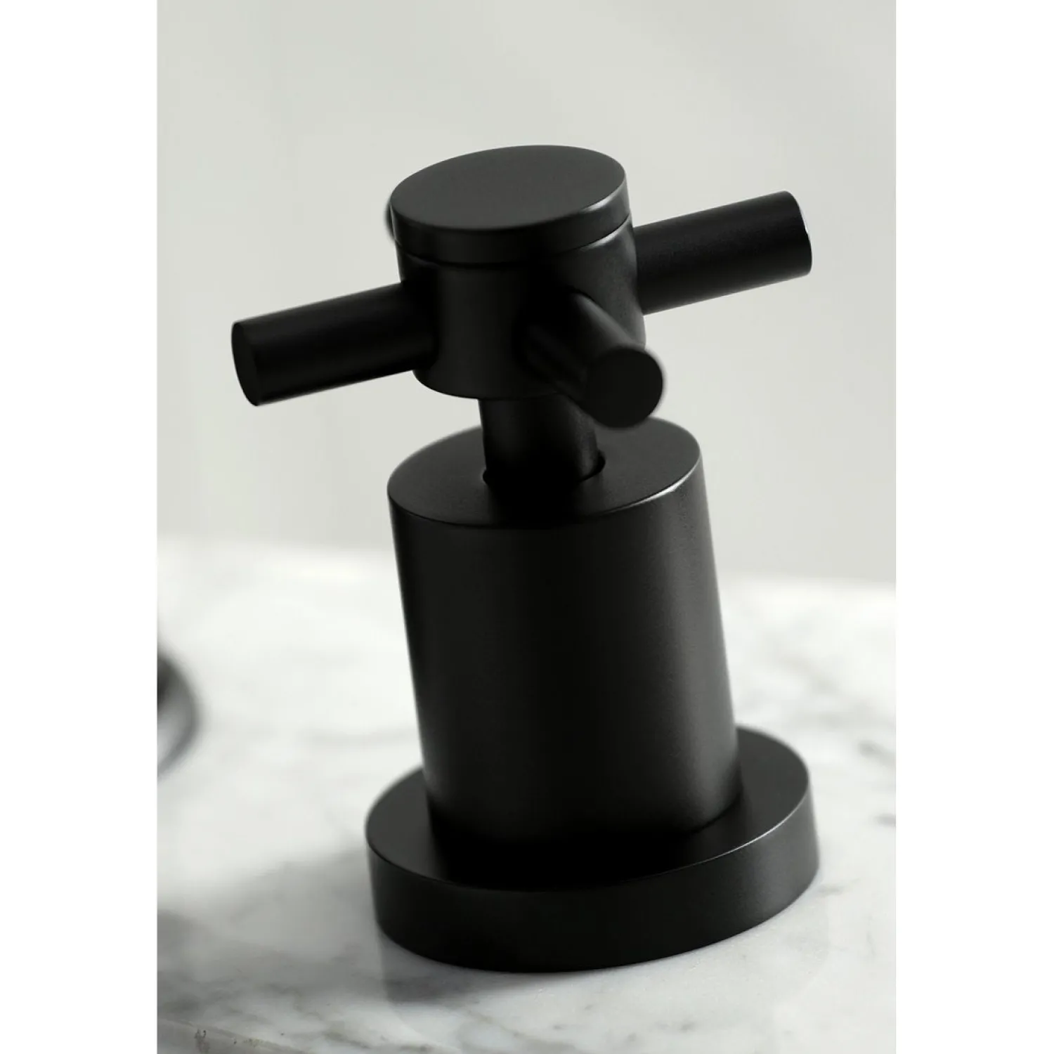 Hot Concord 3-Hole 8-Inch Widespread Bathroom Faucet 8" Widespread