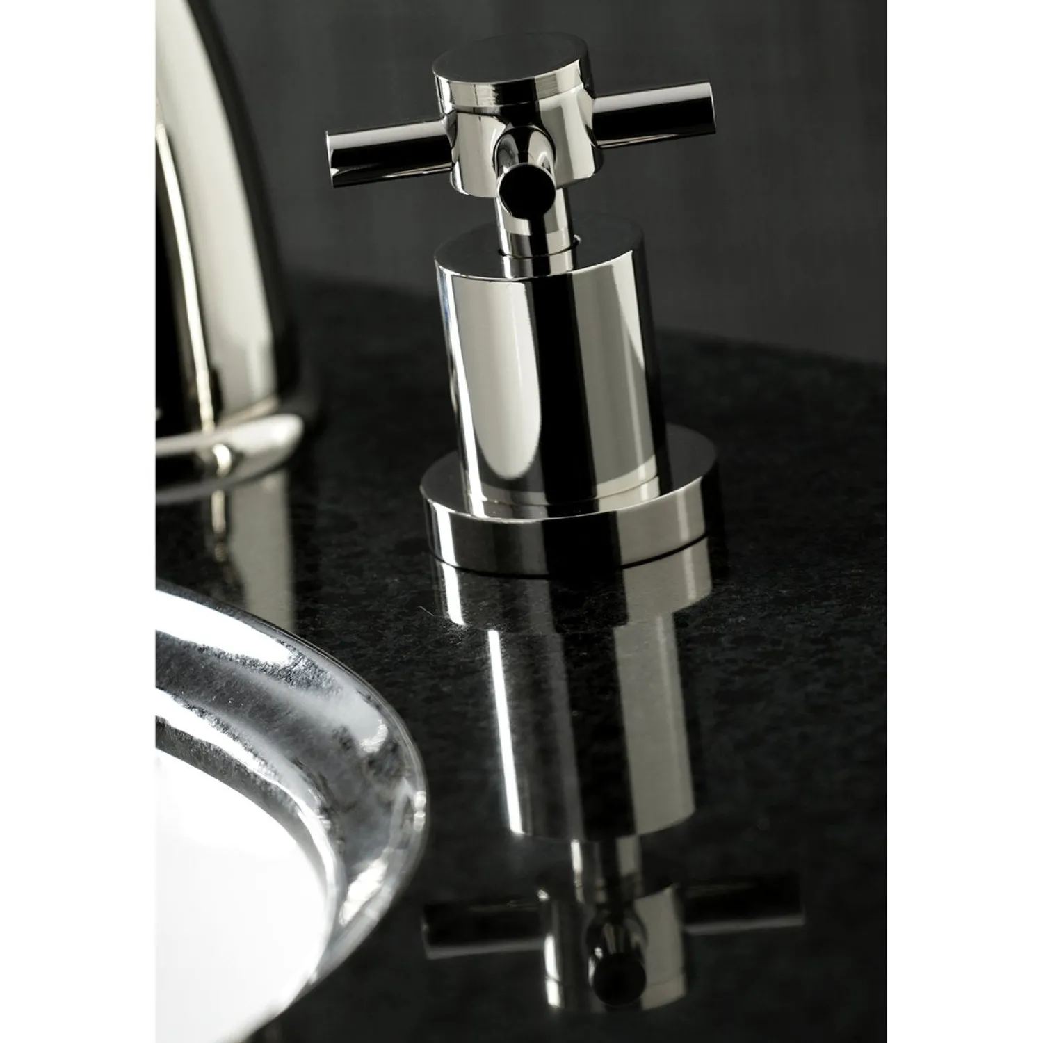 Hot Concord 3-Hole 8-Inch Widespread Bathroom Faucet 8" Widespread