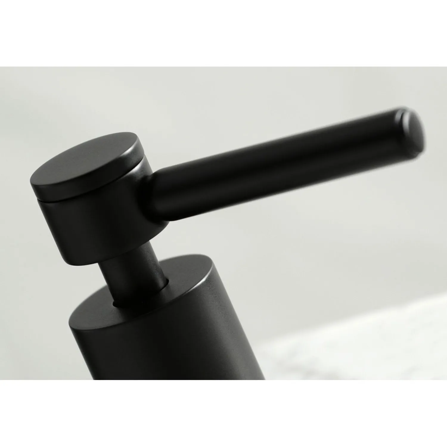 Clearance Concord 8-Inch Widespread 3-Hole Bathroom Faucet 8" Widespread