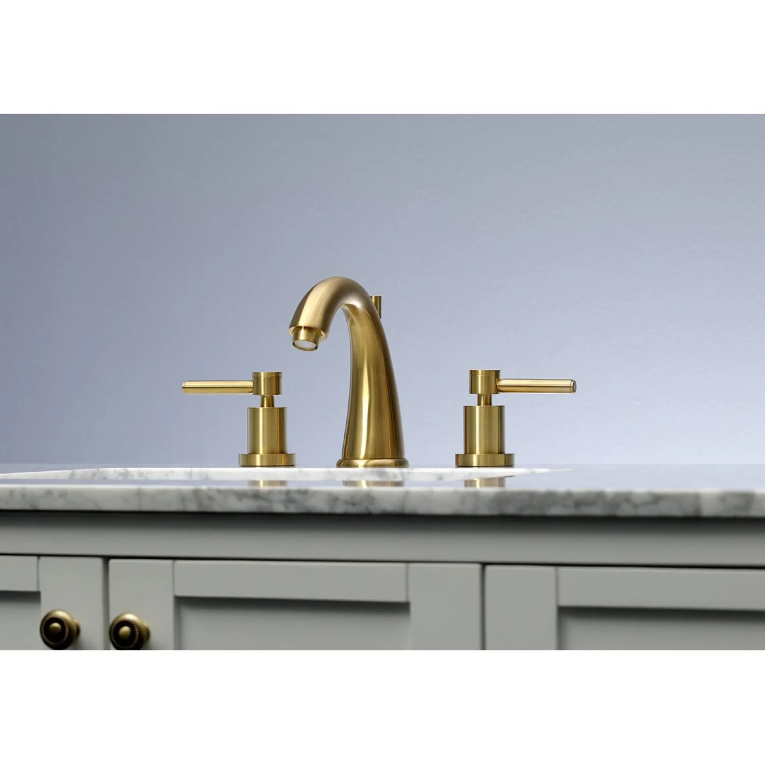 Clearance Concord 8-Inch Widespread 3-Hole Bathroom Faucet 8" Widespread