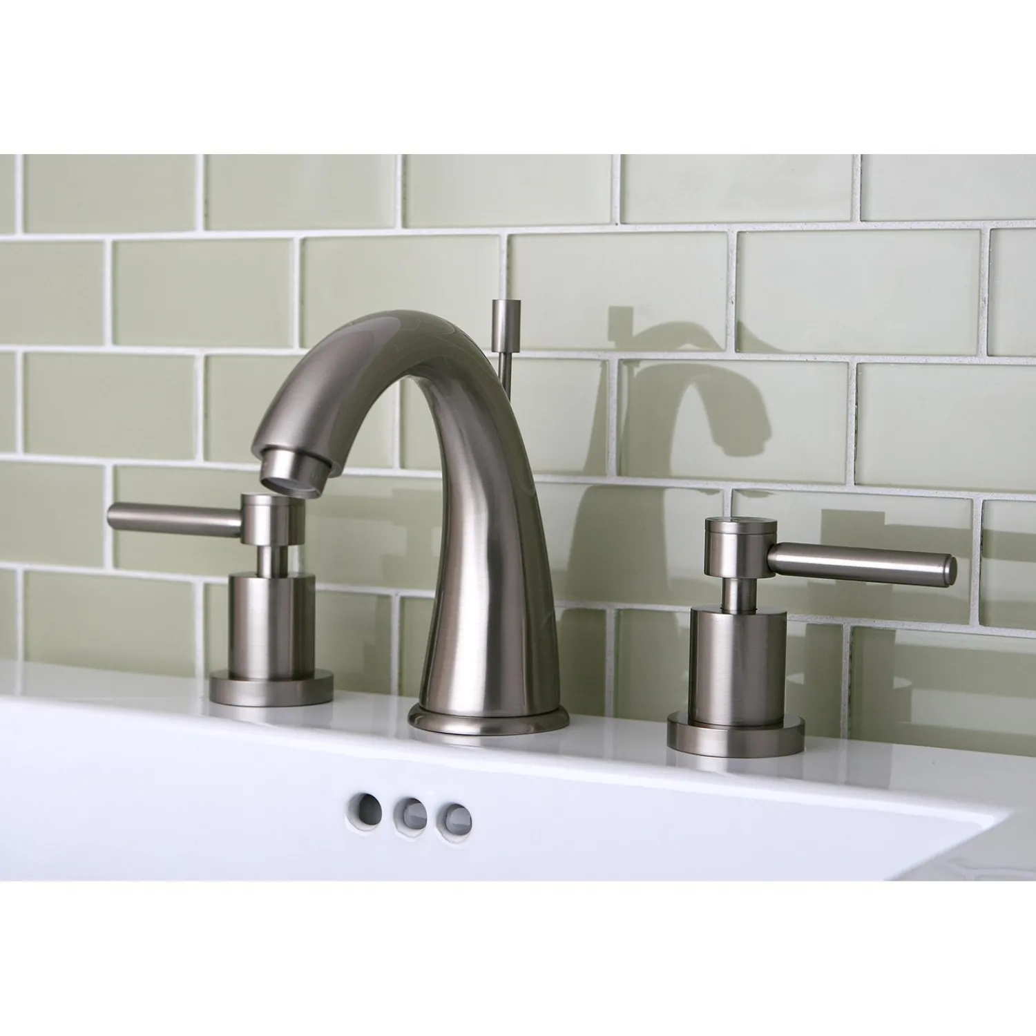 Clearance Concord 8-Inch Widespread 3-Hole Bathroom Faucet 8" Widespread