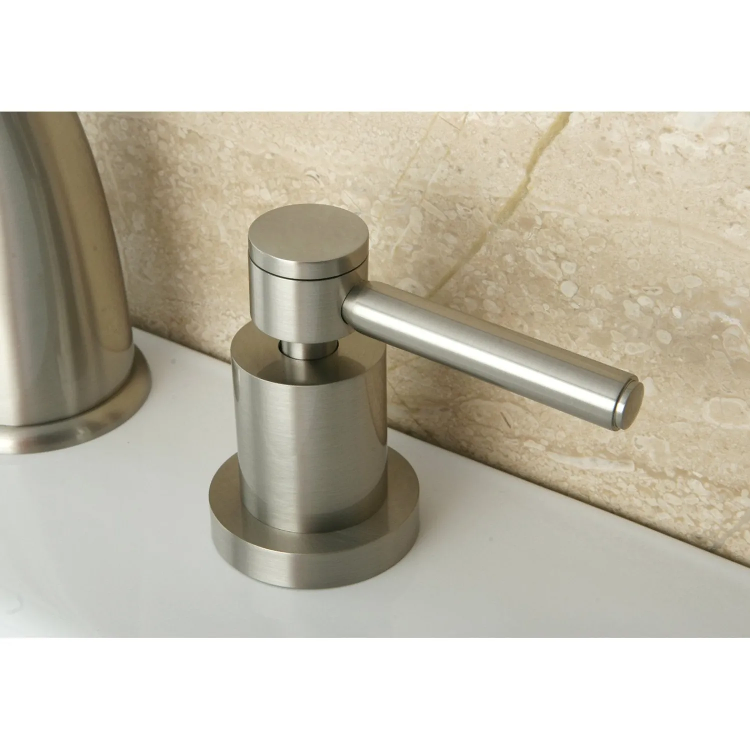 Clearance Concord 8-Inch Widespread 3-Hole Bathroom Faucet 8" Widespread