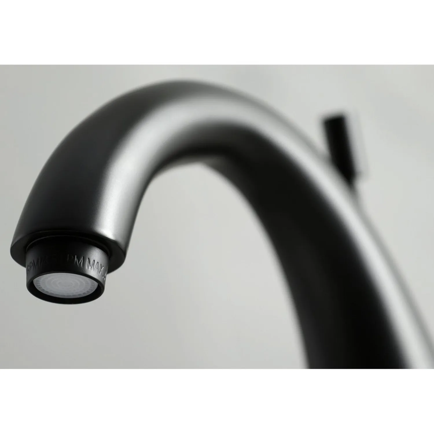 Clearance Concord 8-Inch Widespread 3-Hole Bathroom Faucet 8" Widespread