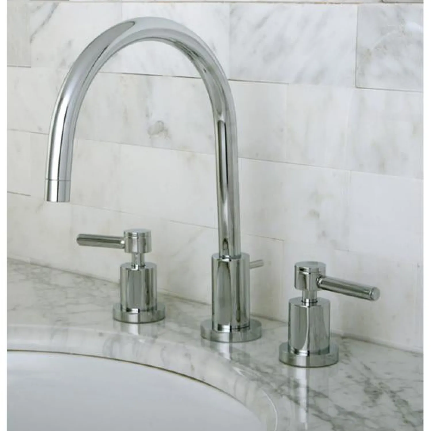 Best Concord Widespread Two Handle Lavatory Faucet with Brass Pop-up 8" Widespread