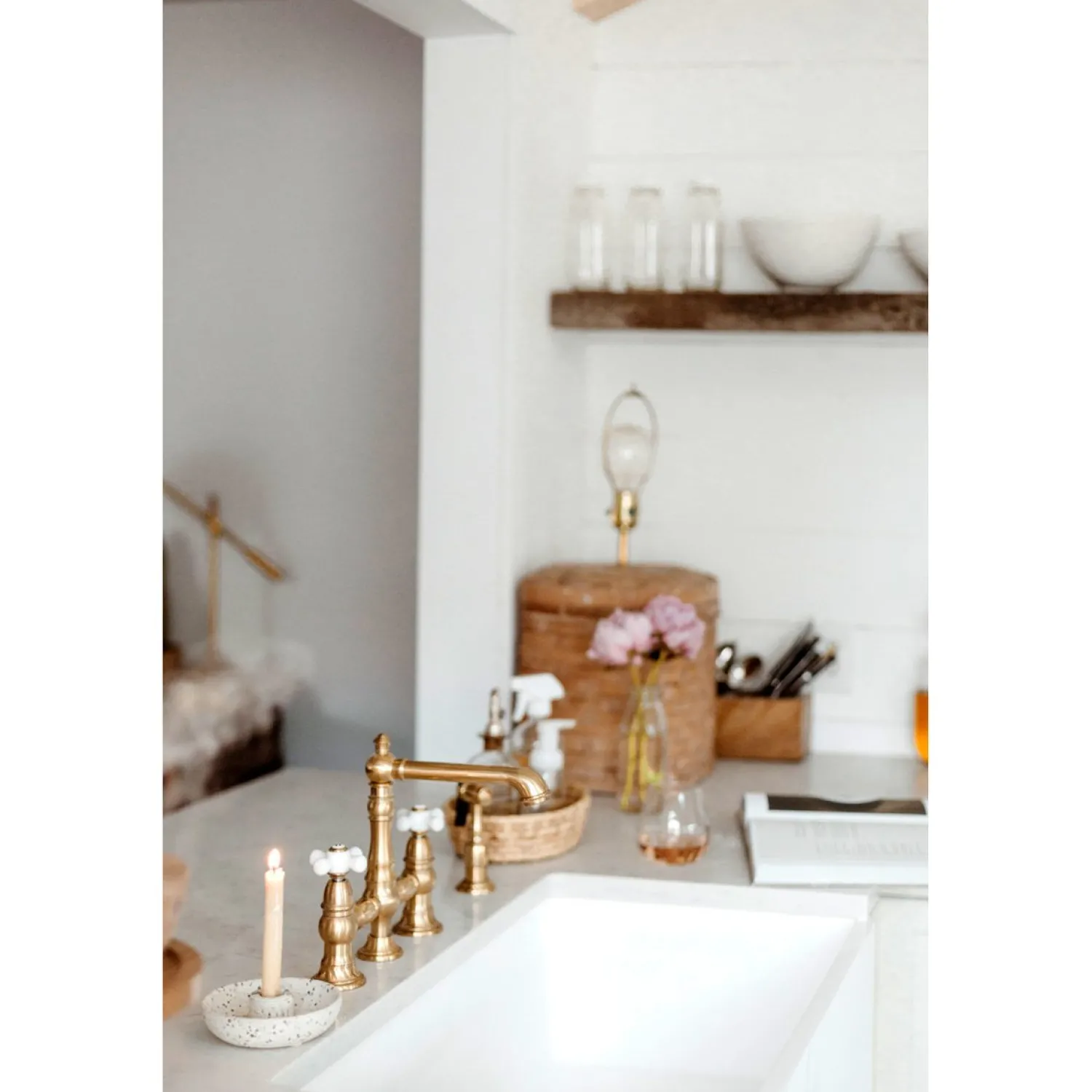 Outlet English Country 8" Bridge 4-Hole Kitchen Faucet with Sprayer Faucets With Side Spray|Bridge Faucets