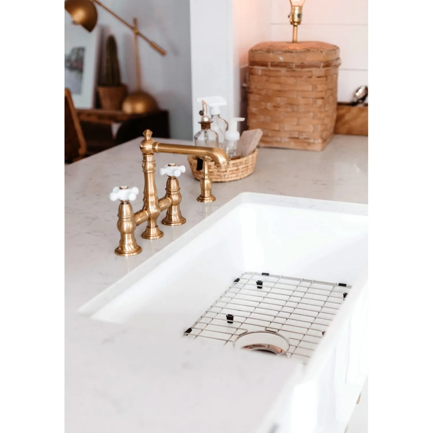 Outlet English Country 8" Bridge 4-Hole Kitchen Faucet with Sprayer Faucets With Side Spray|Bridge Faucets