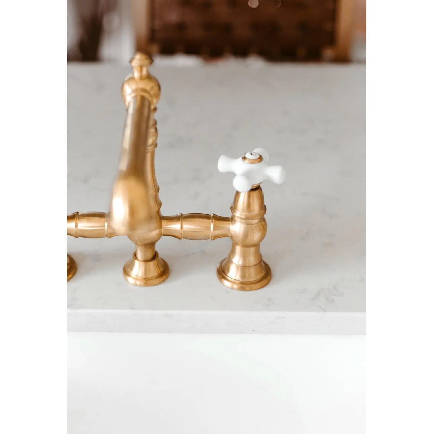 Outlet English Country 8" Bridge 4-Hole Kitchen Faucet with Sprayer Faucets With Side Spray|Bridge Faucets