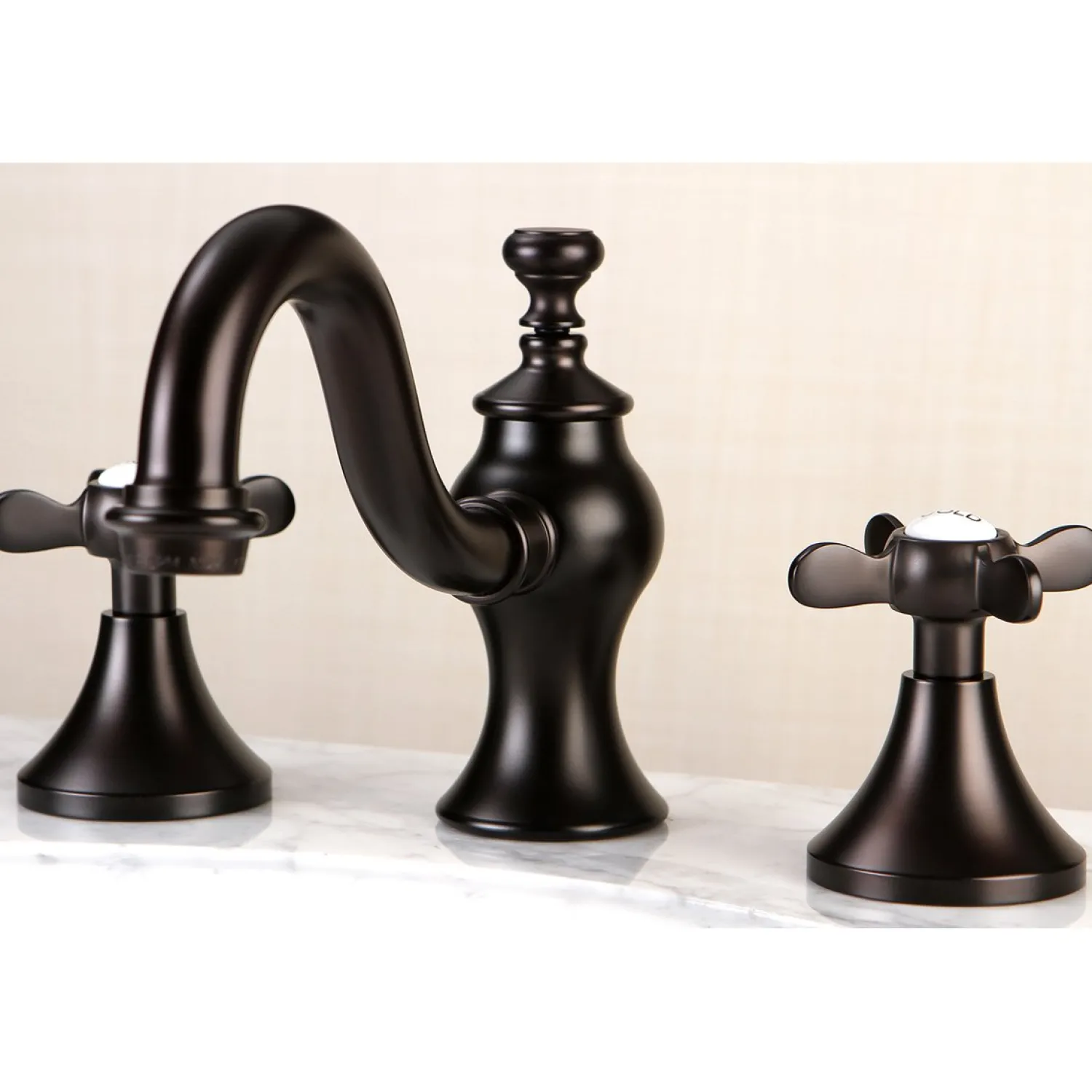 Outlet Essex 8-Inch Widespread 3-Hole Bathroom Faucet 8" Widespread