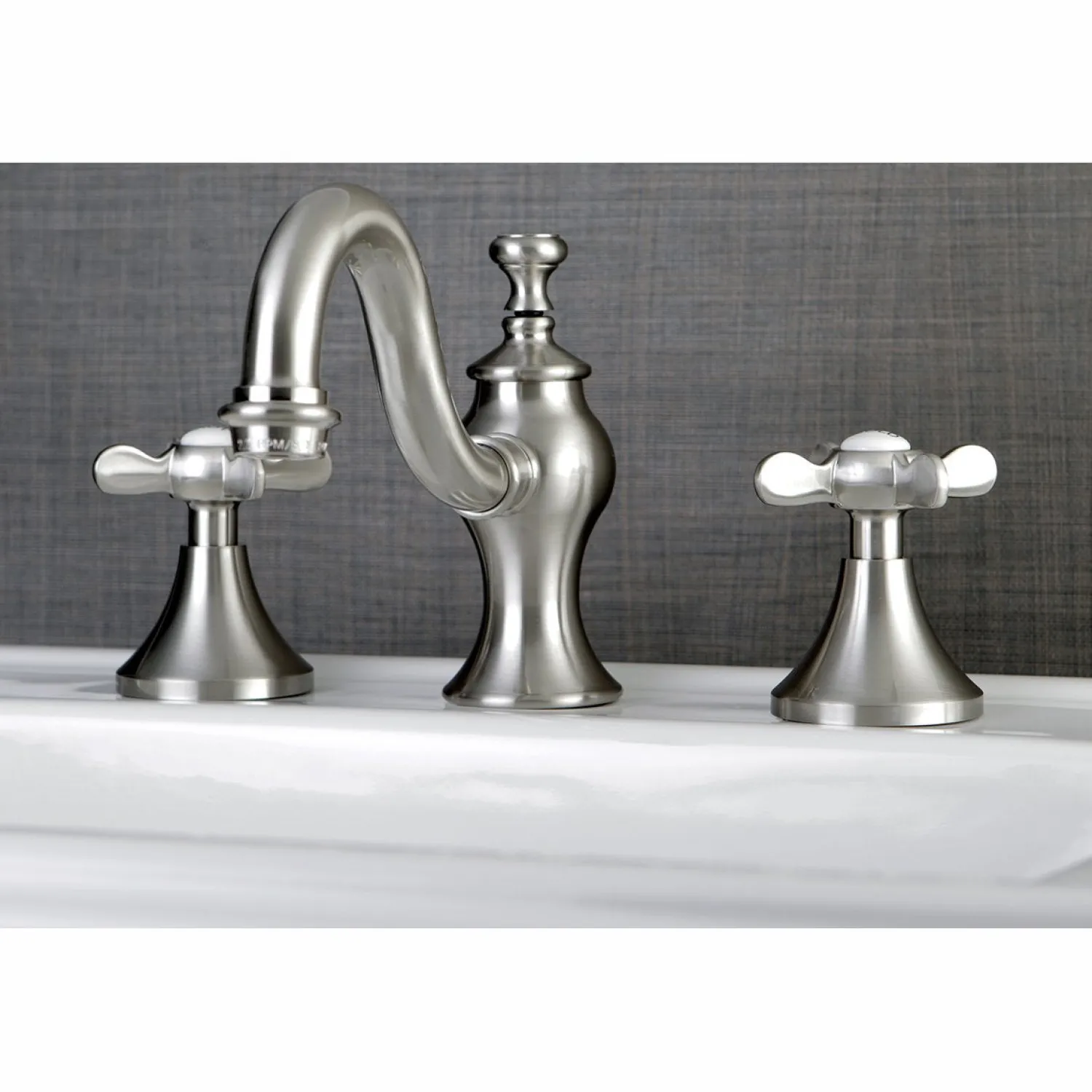 Outlet Essex 8-Inch Widespread 3-Hole Bathroom Faucet 8" Widespread