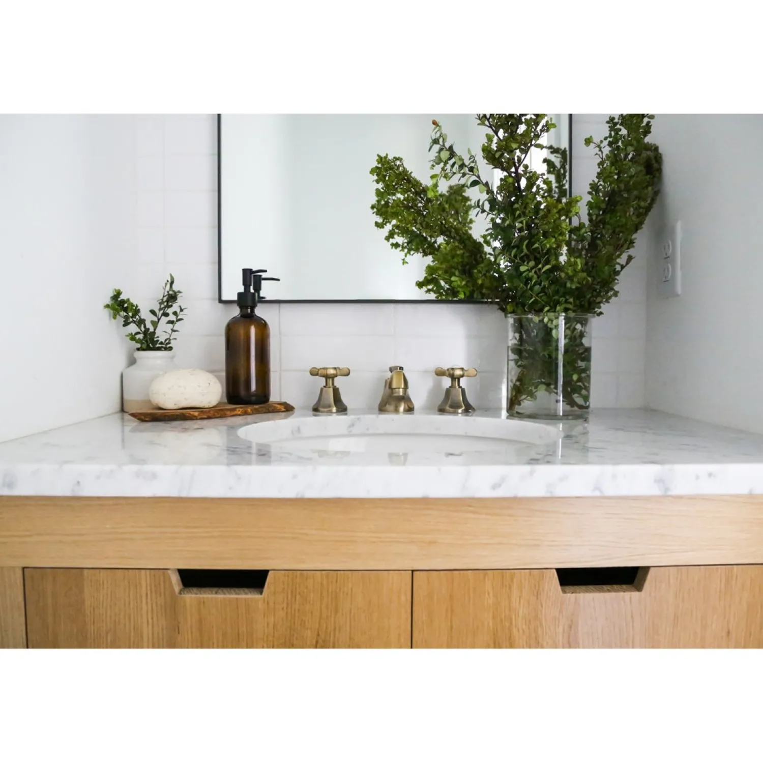 Clearance Essex 8" Widespread Bathroom Faucet 8" Widespread