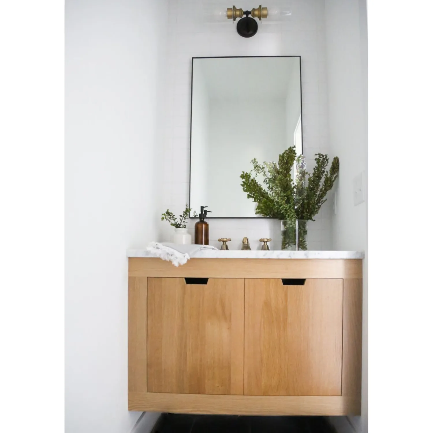 Clearance Essex 8" Widespread Bathroom Faucet 8" Widespread