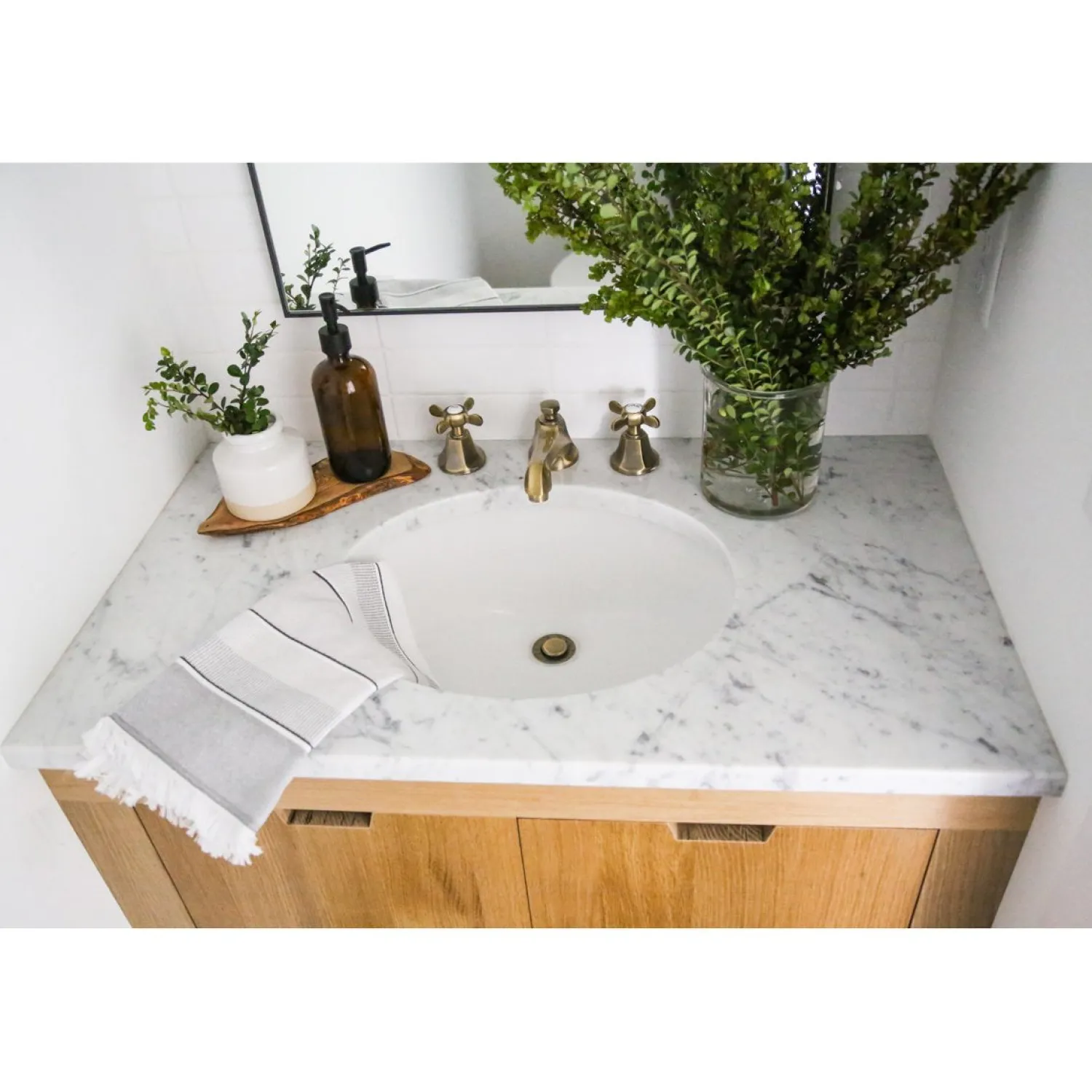 Clearance Essex 8" Widespread Bathroom Faucet 8" Widespread