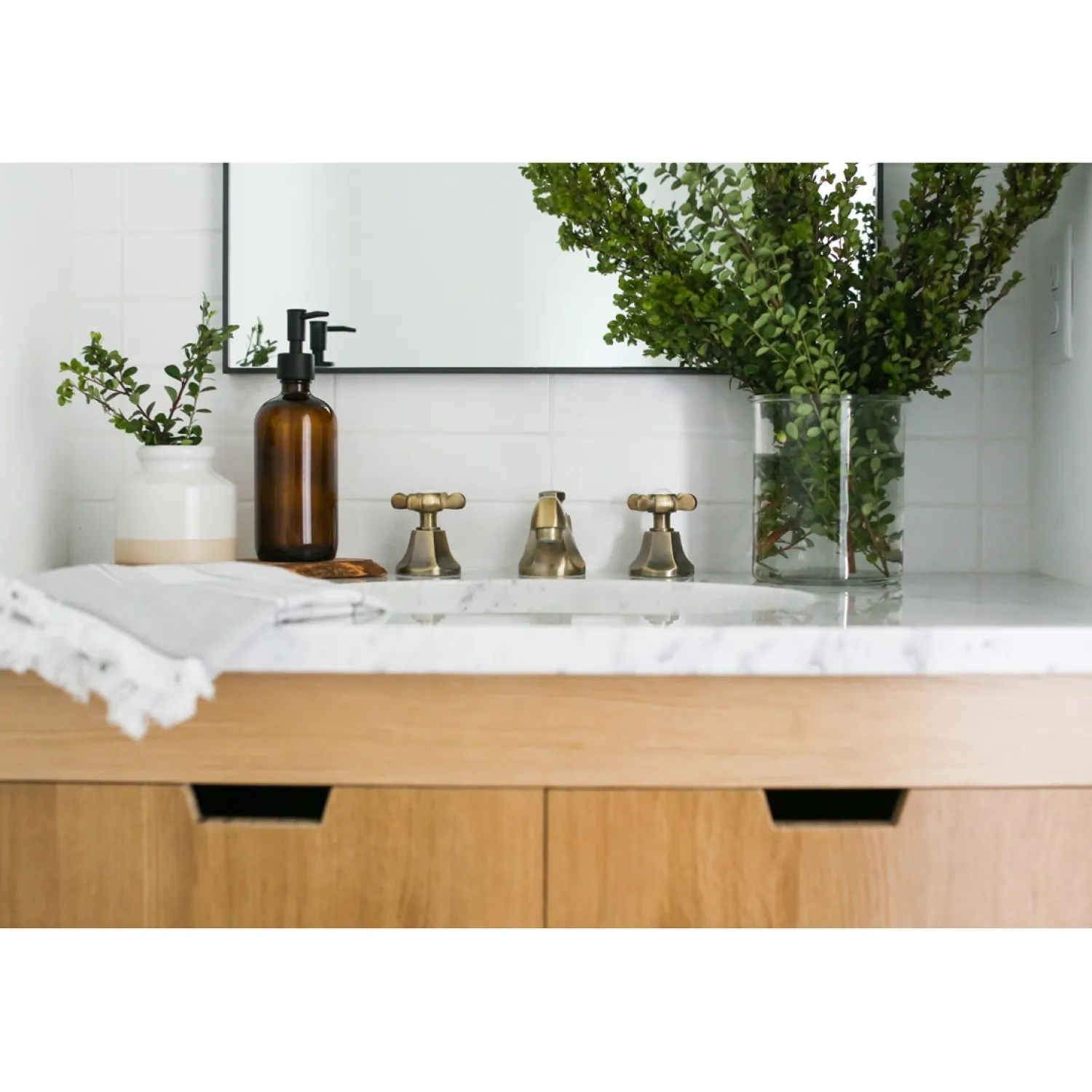 Clearance Essex 8" Widespread Bathroom Faucet 8" Widespread