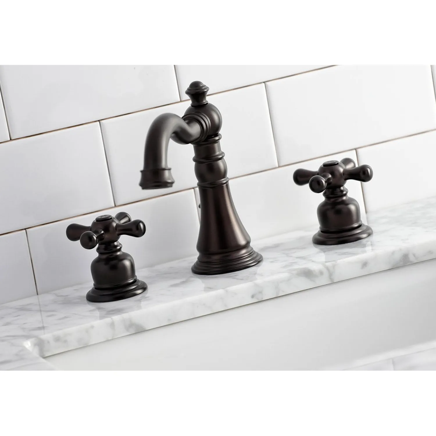 Clearance Fauceture American Classic 8" Widespread Bathroom Faucet 8" Widespread