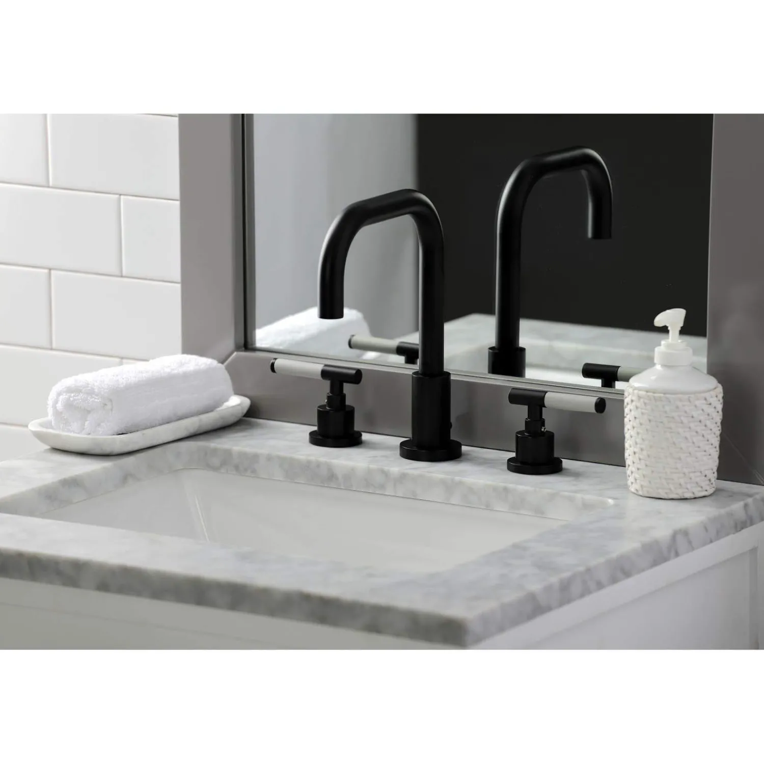 Outlet Fauceture FSC893XCKL-P Kaiser Widespread Bathroom Faucet with Brass Pop-Up 8" Widespread