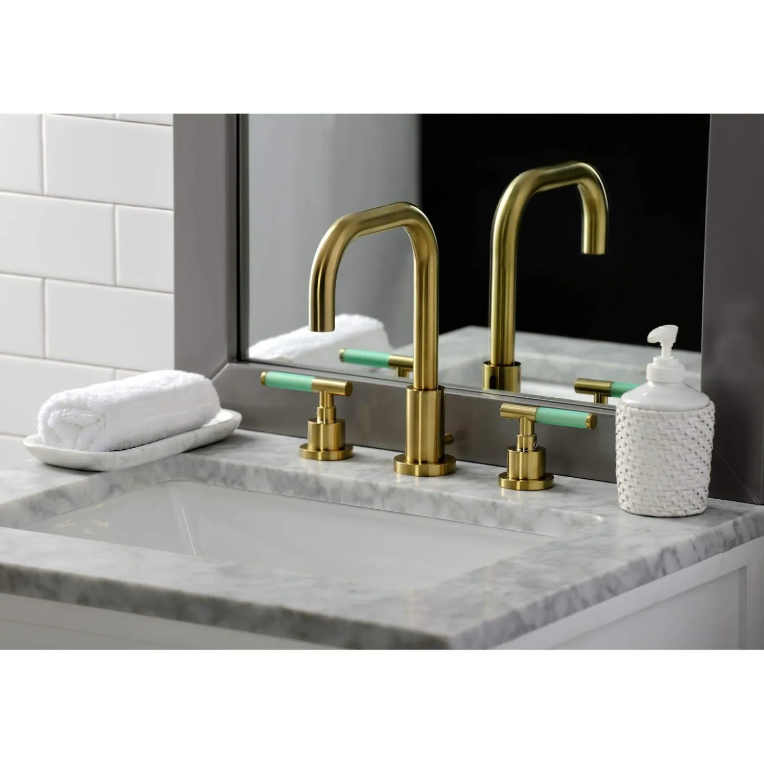 Outlet Fauceture FSC893XCKL-P Kaiser Widespread Bathroom Faucet with Brass Pop-Up 8" Widespread