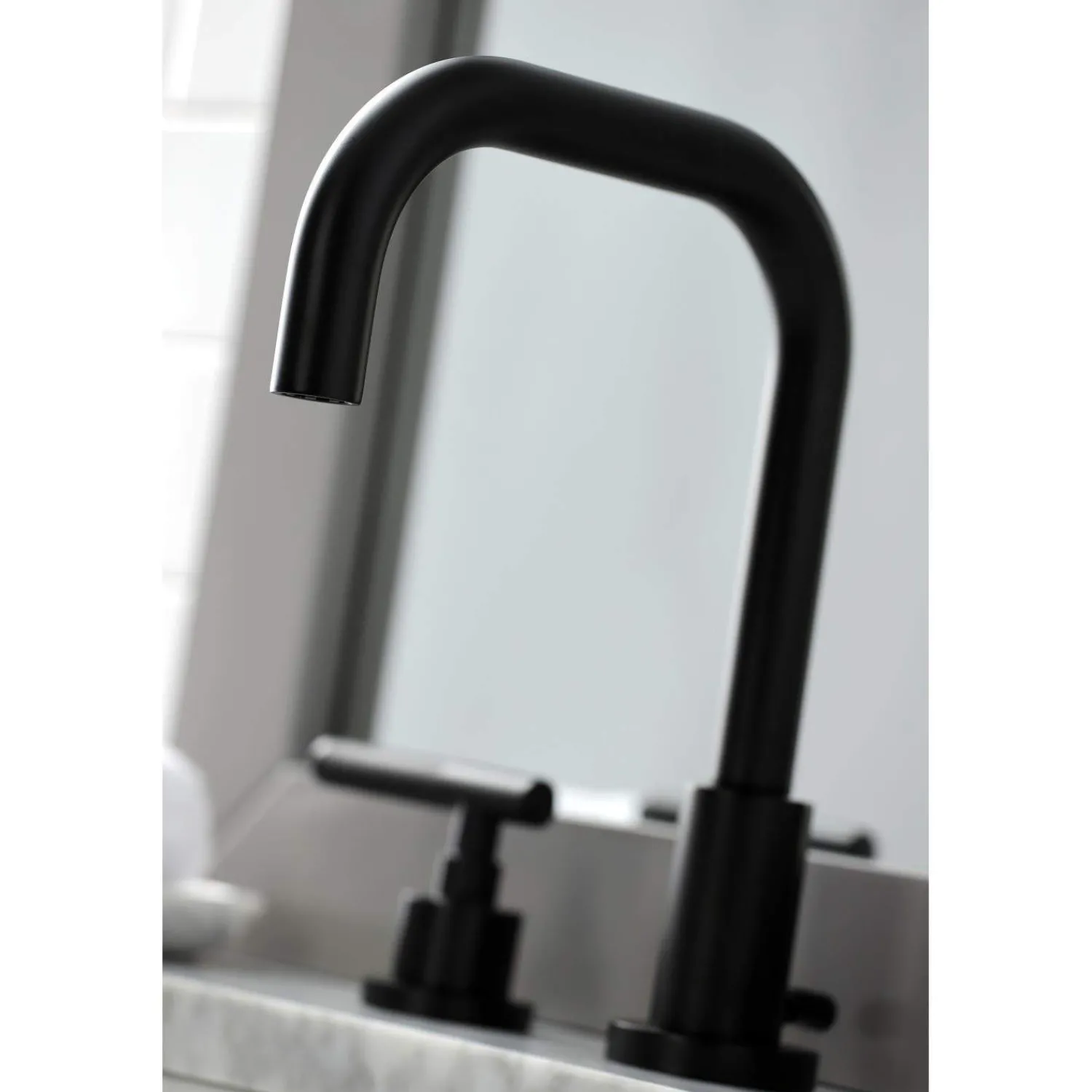 Outlet Fauceture FSC893XCKL-P Kaiser Widespread Bathroom Faucet with Brass Pop-Up 8" Widespread