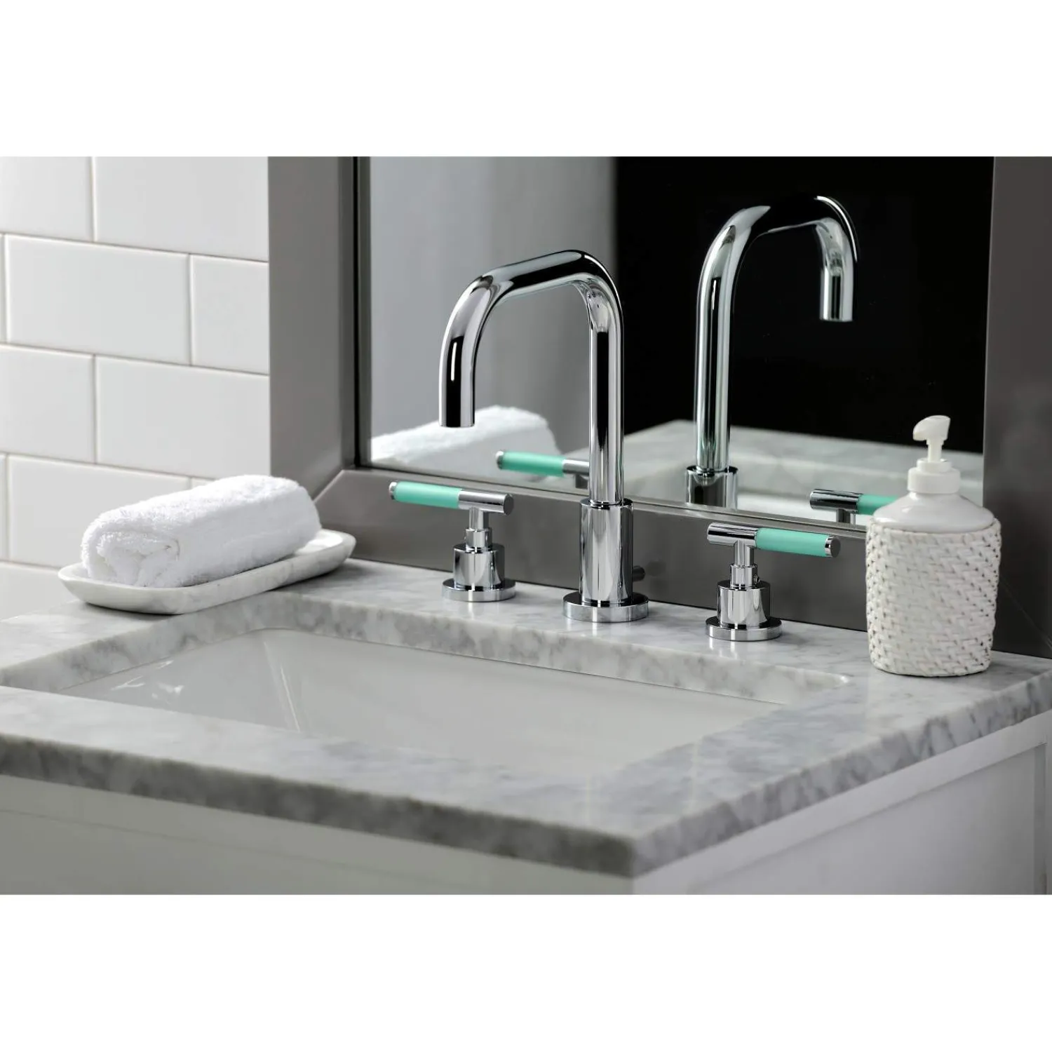 Outlet Fauceture FSC893XCKL-P Kaiser Widespread Bathroom Faucet with Brass Pop-Up 8" Widespread