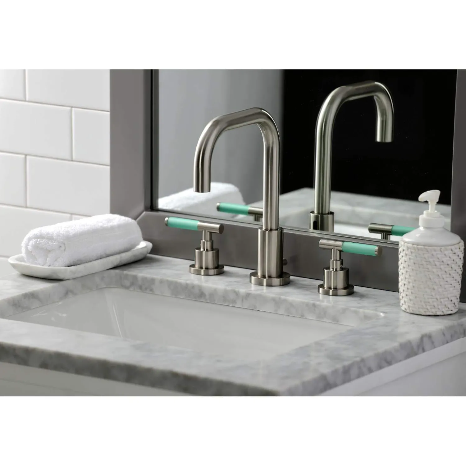 Outlet Fauceture FSC893XCKL-P Kaiser Widespread Bathroom Faucet with Brass Pop-Up 8" Widespread