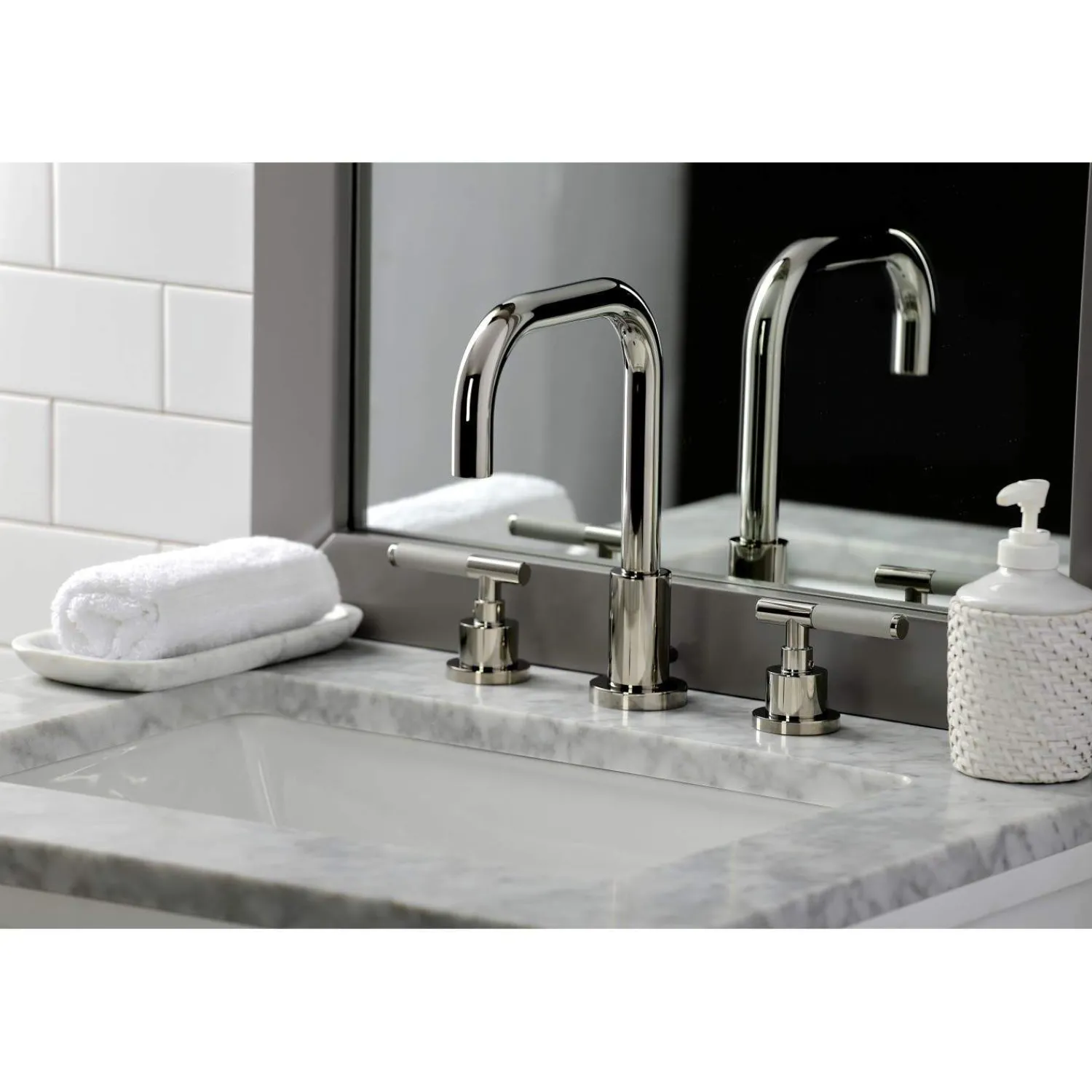 Outlet Fauceture FSC893XCKL-P Kaiser Widespread Bathroom Faucet with Brass Pop-Up 8" Widespread