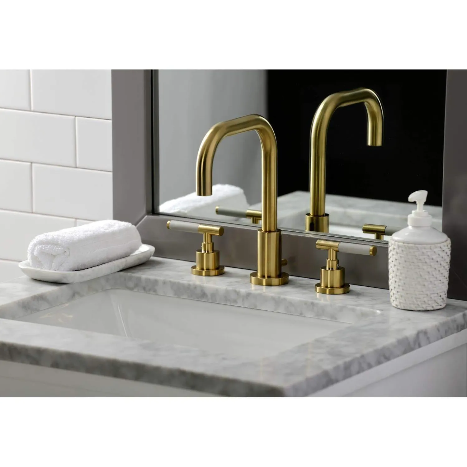 Outlet Fauceture FSC893XCKL-P Kaiser Widespread Bathroom Faucet with Brass Pop-Up 8" Widespread