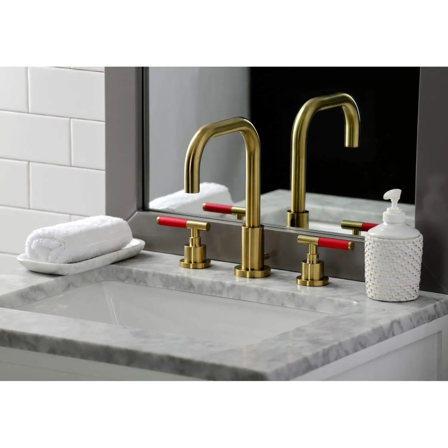 Outlet Fauceture FSC893XCKL-P Kaiser Widespread Bathroom Faucet with Brass Pop-Up 8" Widespread