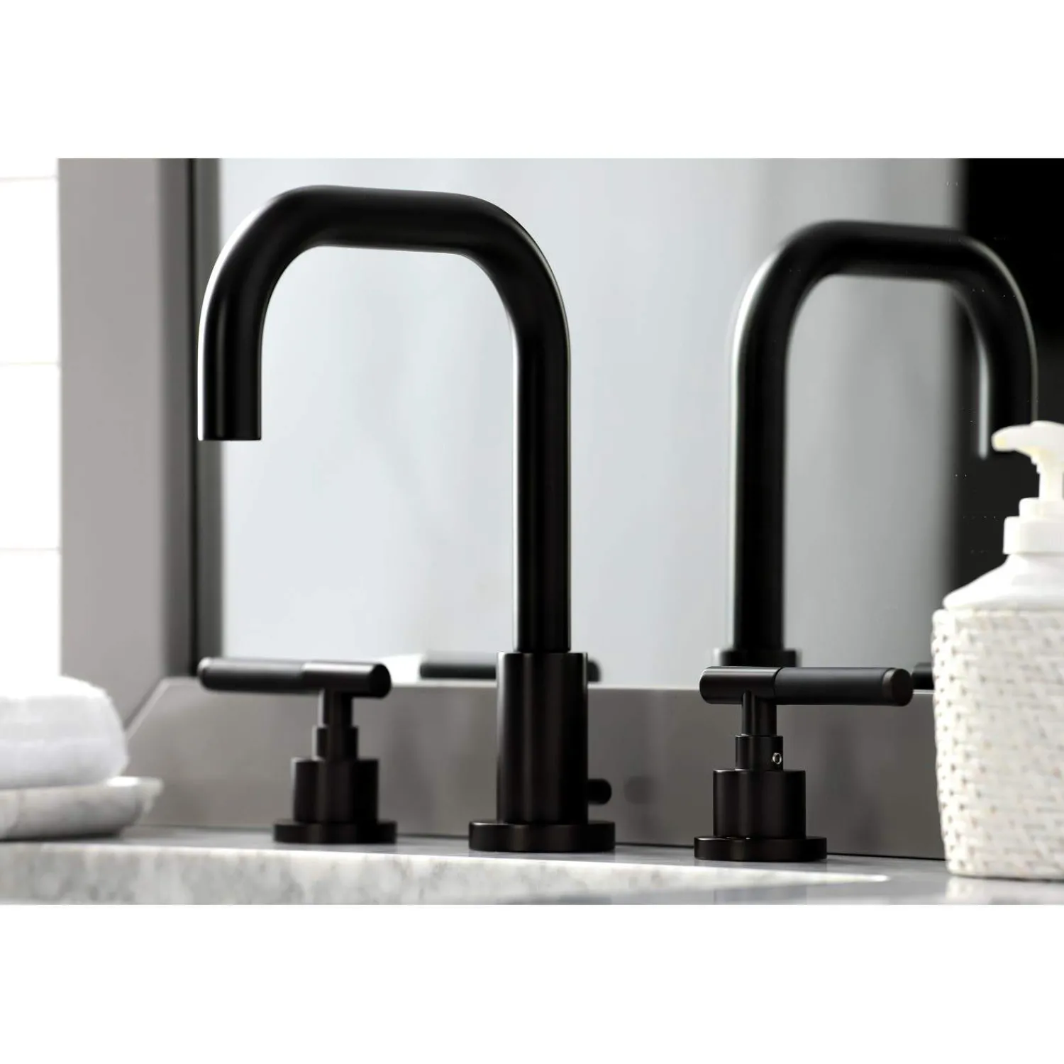 Outlet Fauceture FSC893XCKL-P Kaiser Widespread Bathroom Faucet with Brass Pop-Up 8" Widespread