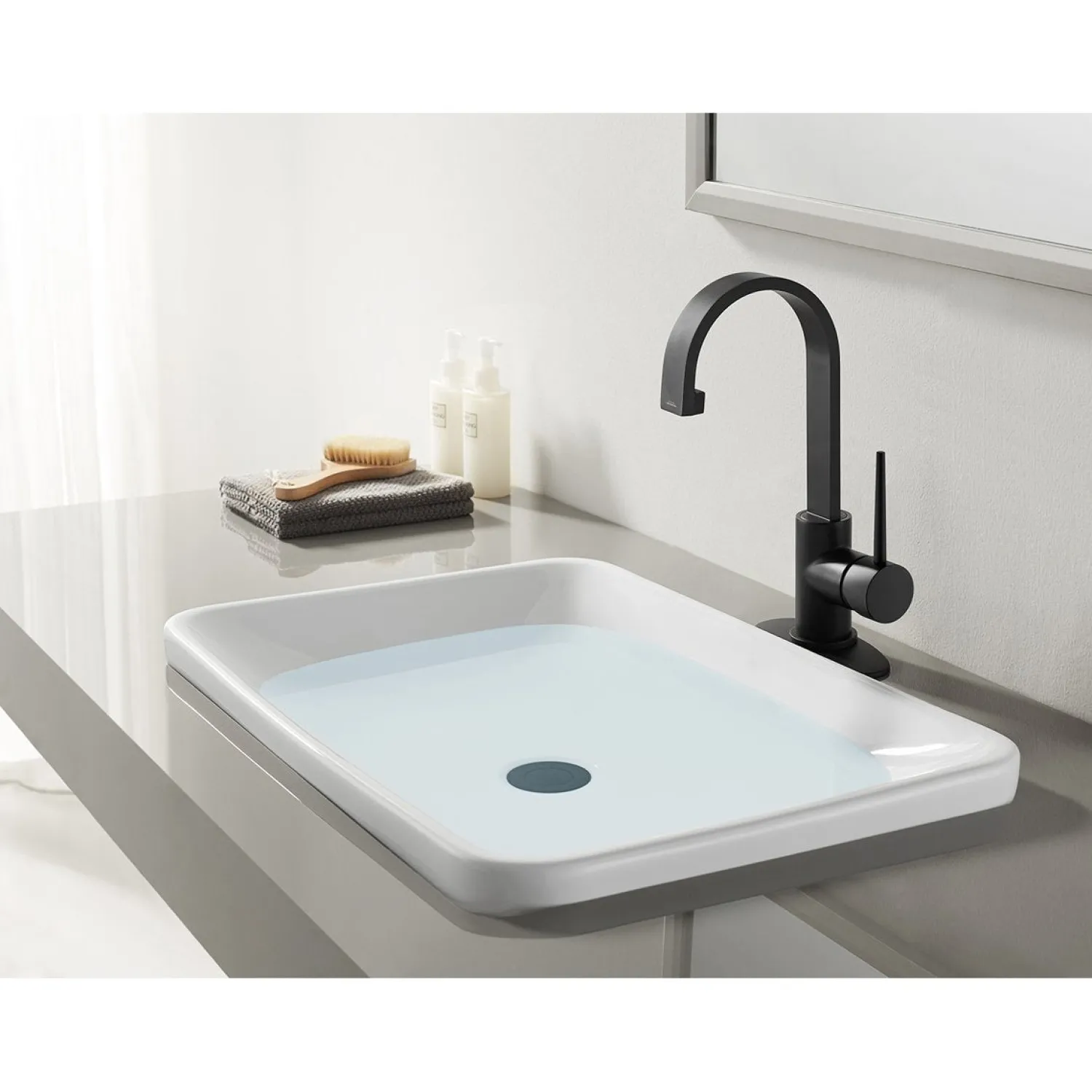 New Fauceture New York Single-Handle Bathroom Faucet Drain Single Hole