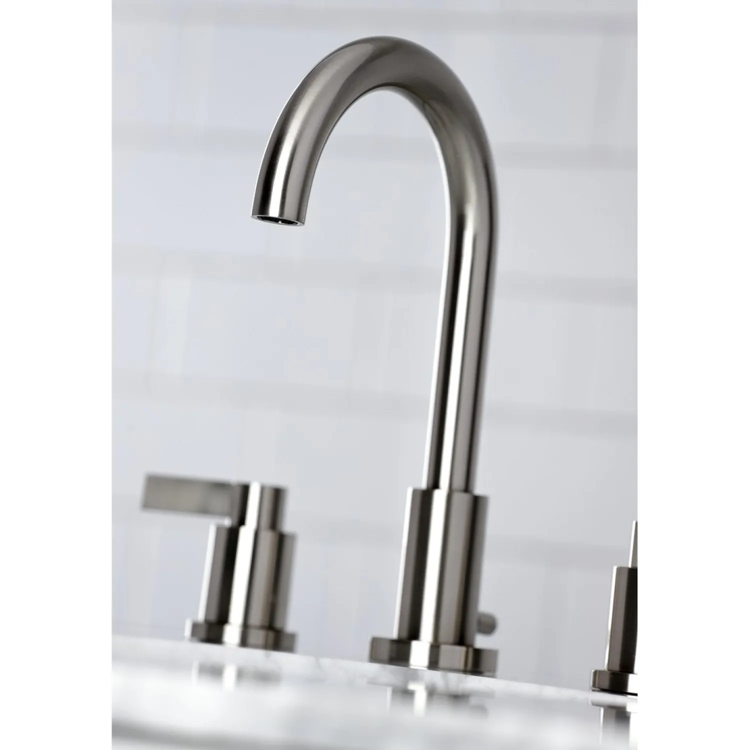 New Fauceture NuvoFusion Widespread Bathroom Faucet 8" Widespread