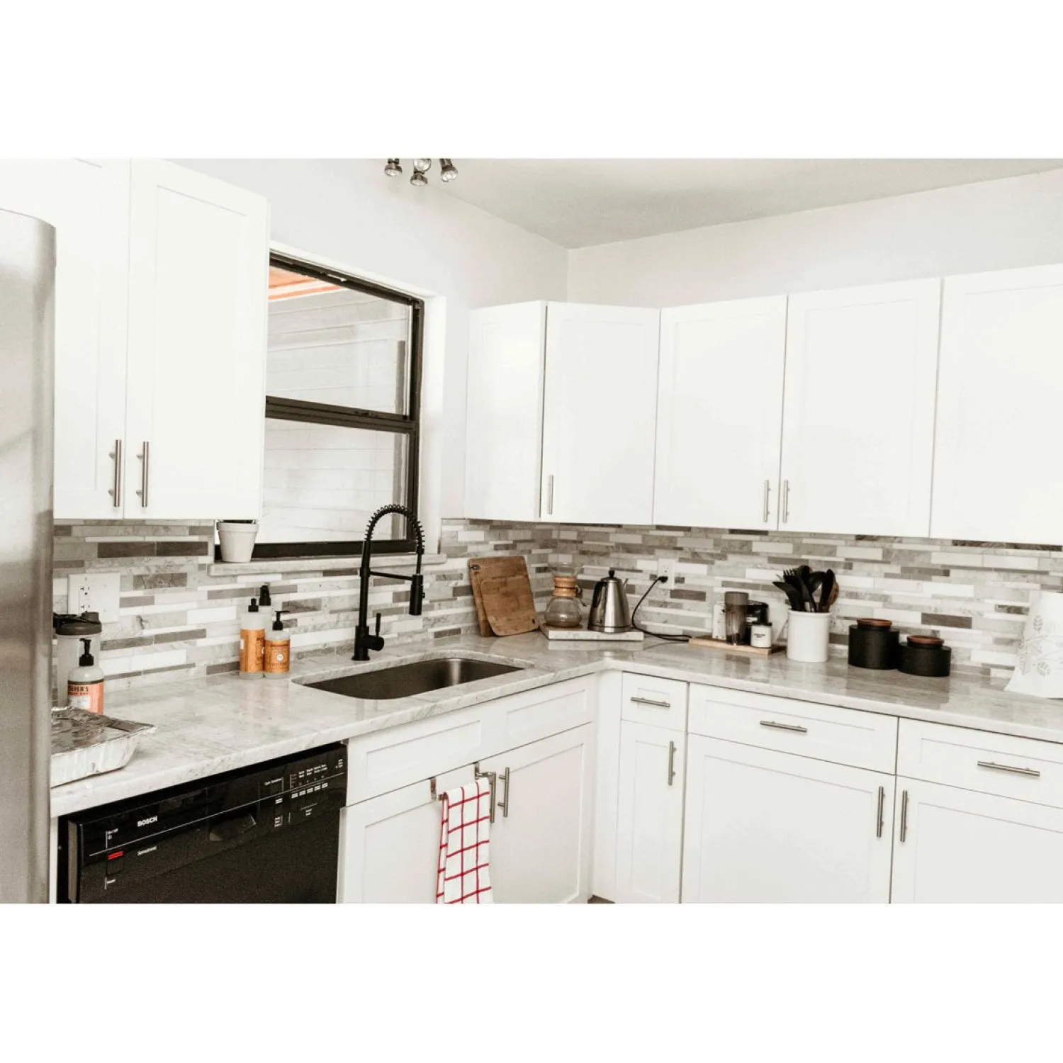 Hot Gourmetier Kaiser Deck Mount Single-Handle Pull-Down Kitchen Faucet Single Hole