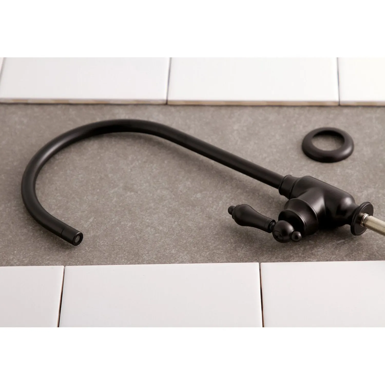 Heirloom Single-Handle Water Filtration Faucet Single Hole