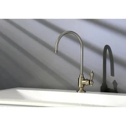Heirloom Single-Handle Water Filtration Faucet Single Hole