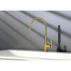 Heirloom Single-Handle Water Filtration Faucet Single Hole