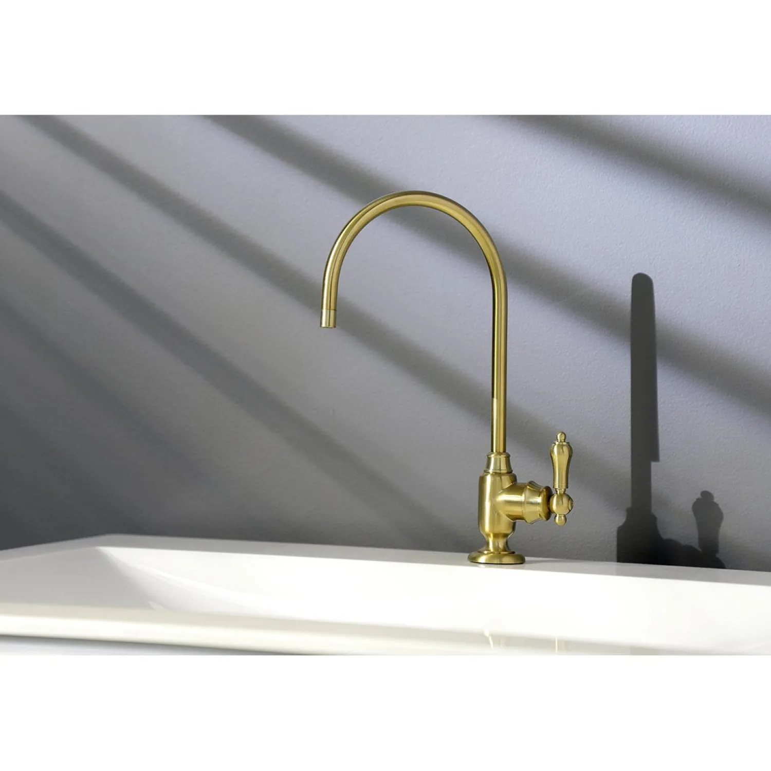 Heirloom Single-Handle Water Filtration Faucet Single Hole