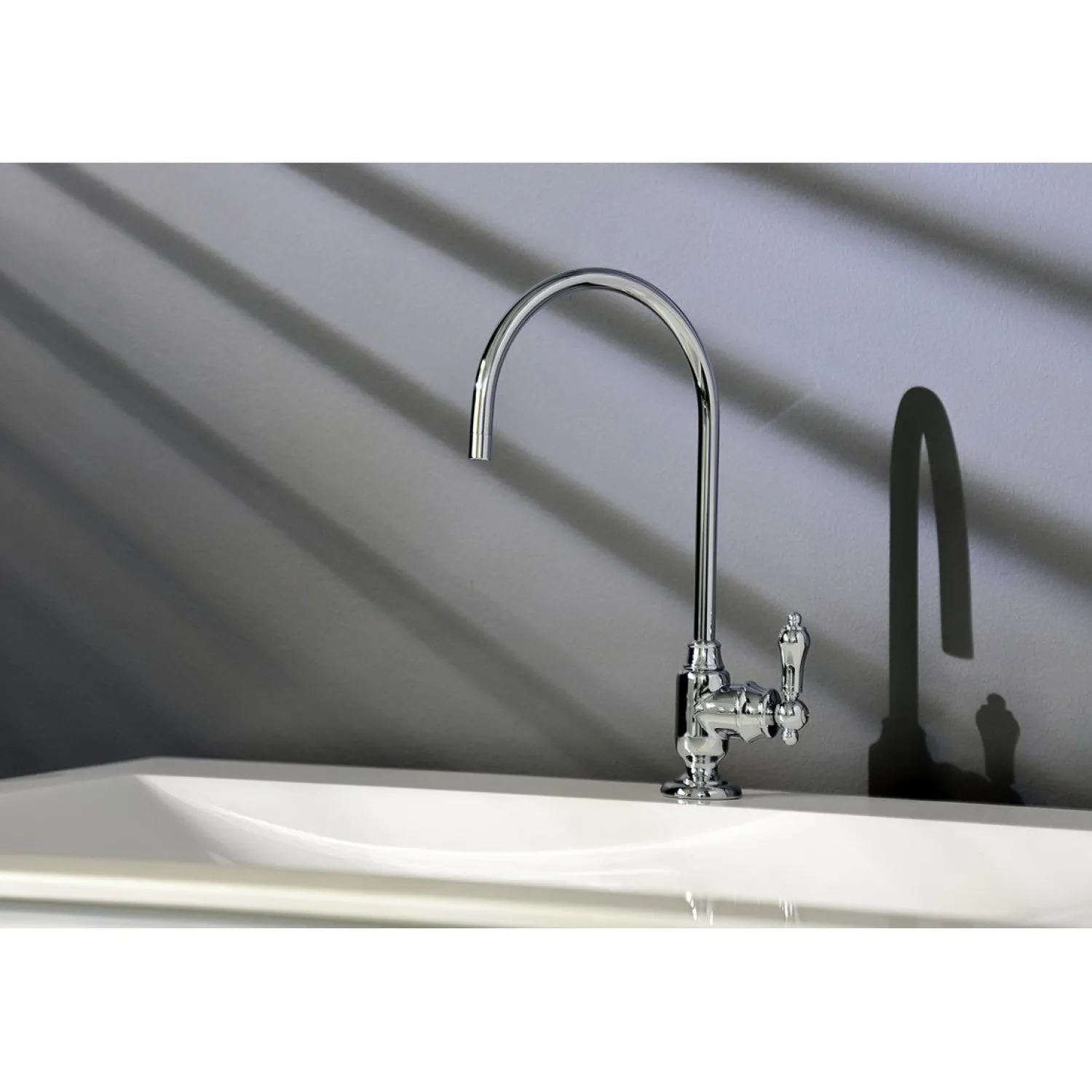 Heirloom Single-Handle Water Filtration Faucet Single Hole