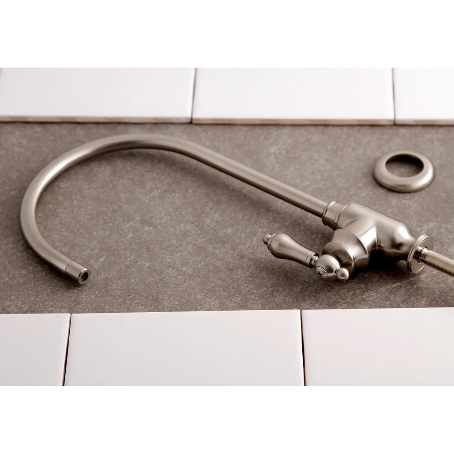 Heirloom Single-Handle Water Filtration Faucet Single Hole