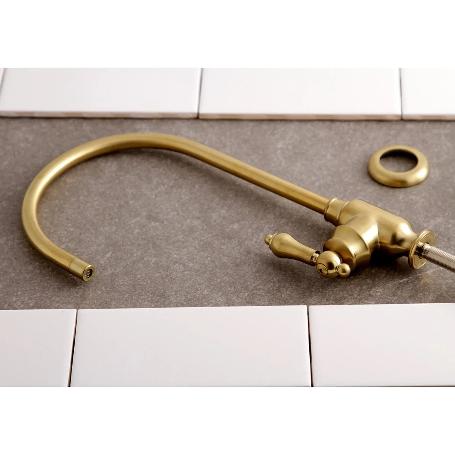 Heirloom Single-Handle Water Filtration Faucet Single Hole