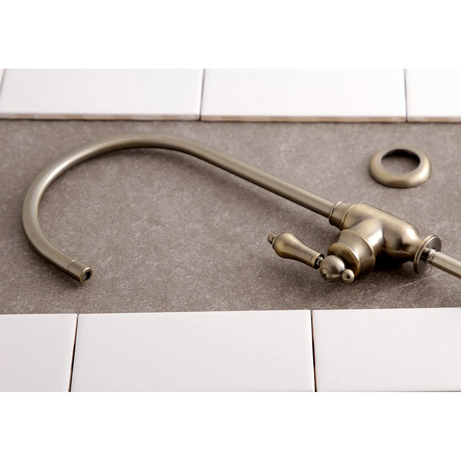 Heirloom Single-Handle Water Filtration Faucet Single Hole