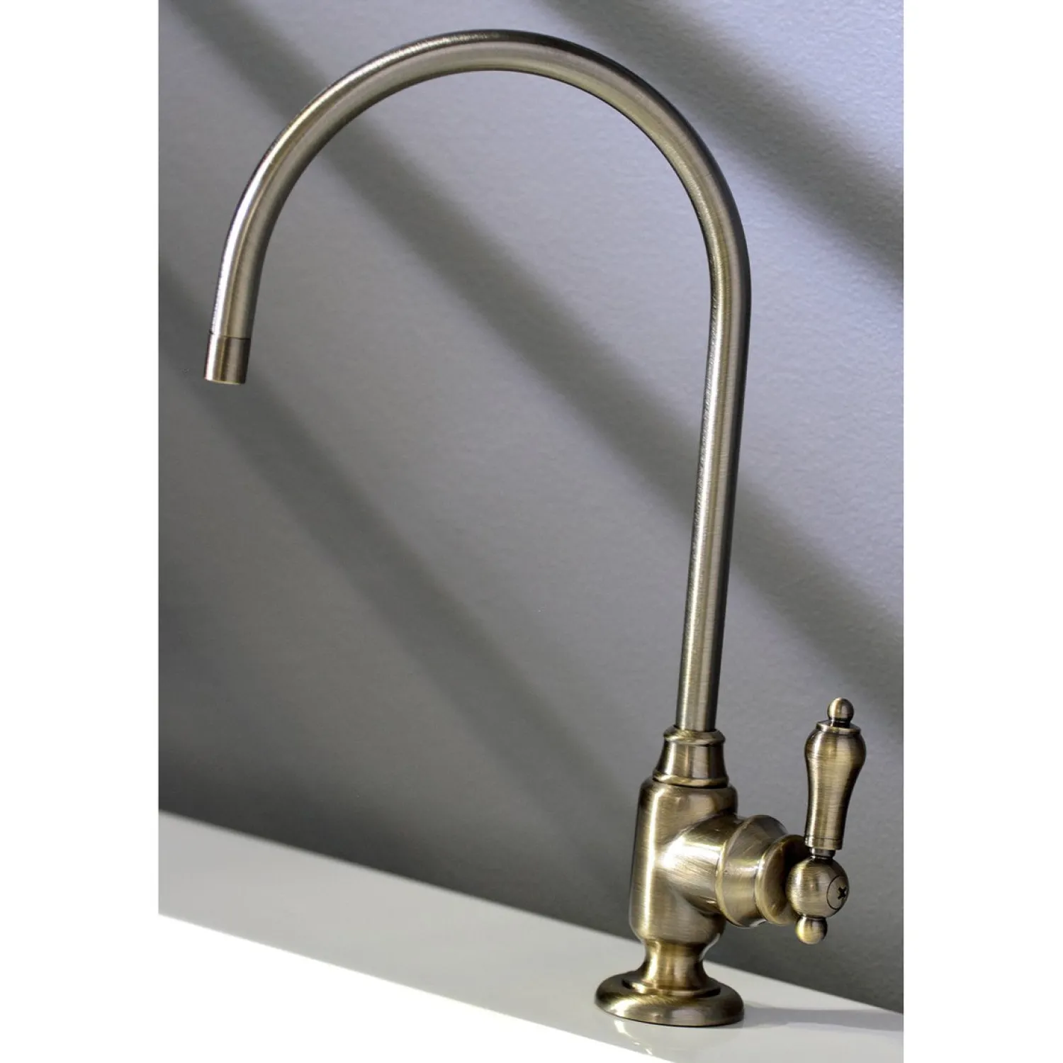 Heirloom Single-Handle Water Filtration Faucet Single Hole