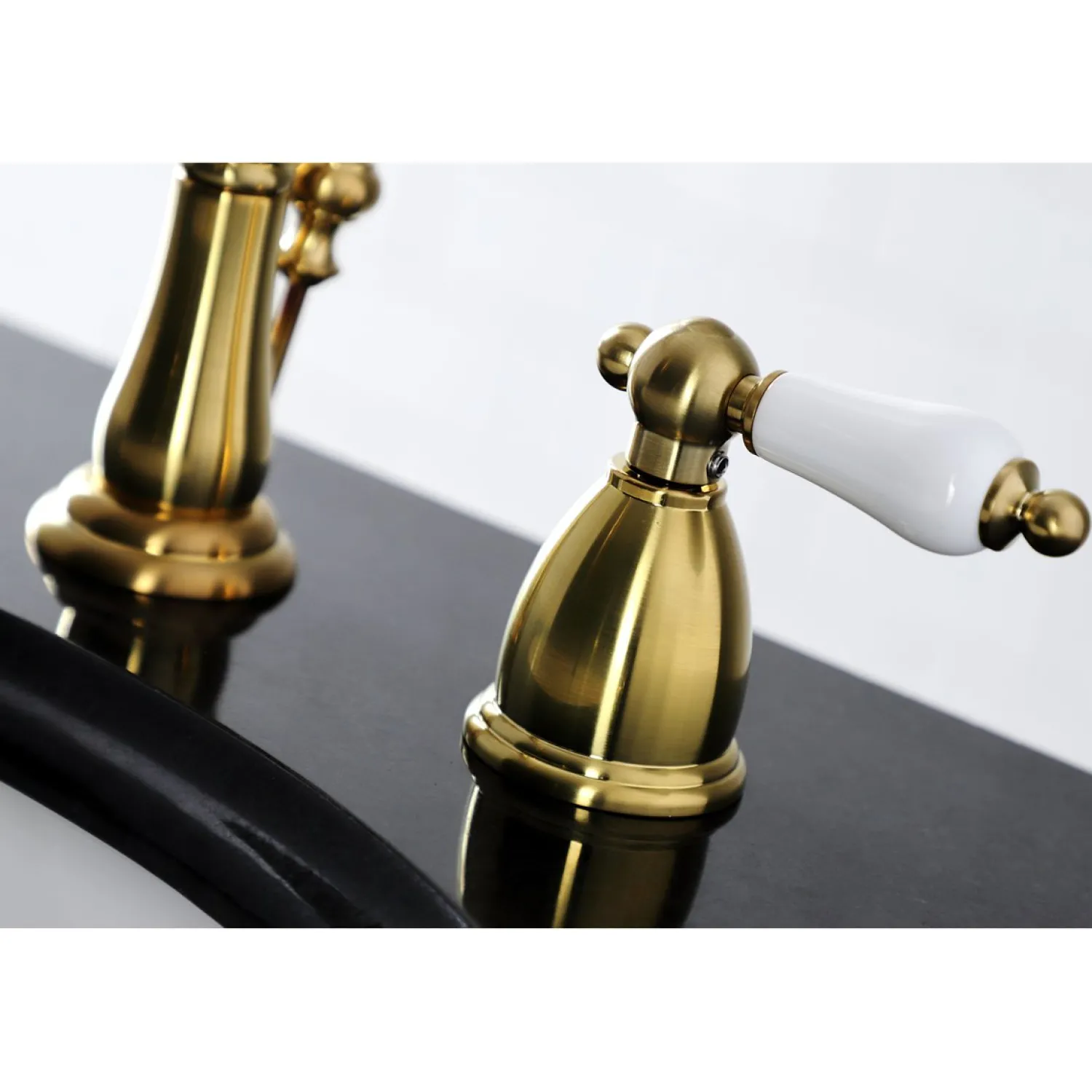 Discount Heritage 3-Hole 8-Inch Widespread Bathroom Faucet 8" Widespread
