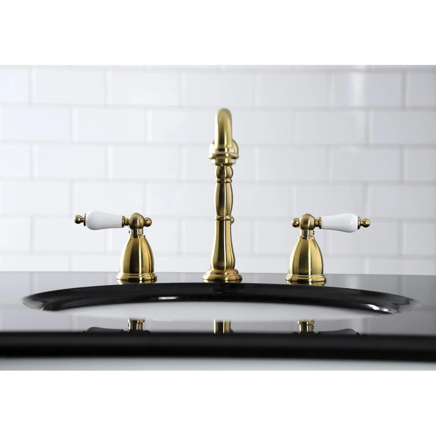Discount Heritage 3-Hole 8-Inch Widespread Bathroom Faucet 8" Widespread