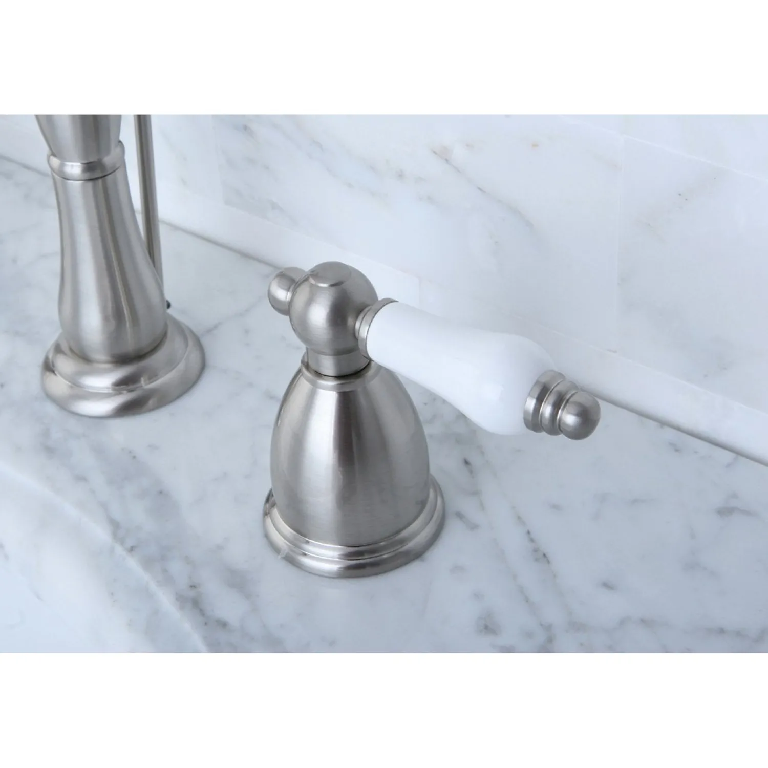 Discount Heritage 3-Hole 8-Inch Widespread Bathroom Faucet 8" Widespread