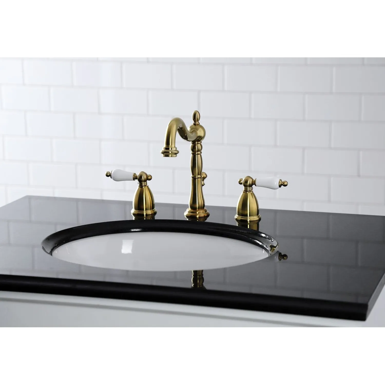 Discount Heritage 3-Hole 8-Inch Widespread Bathroom Faucet 8" Widespread