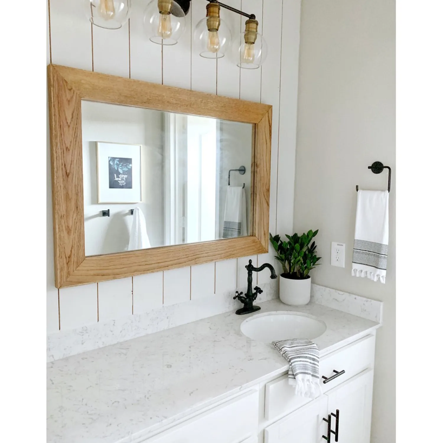 Online Heritage 4-Inch Centerset Bathroom Faucet with Pop-Up Drain Single Hole|4" Center Set